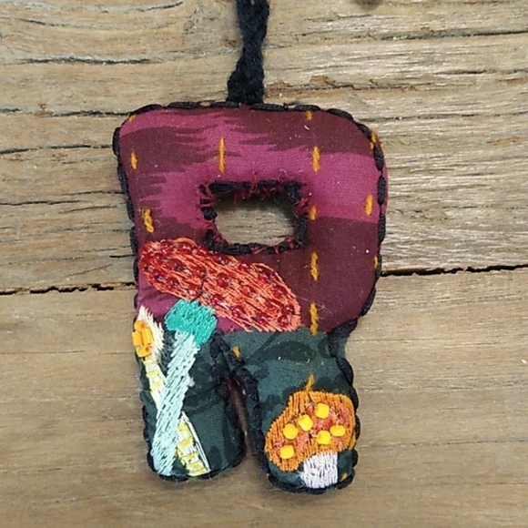 Urban Outfitters 'R' Patchwork Monogram Ornament - Picture 3 of 4